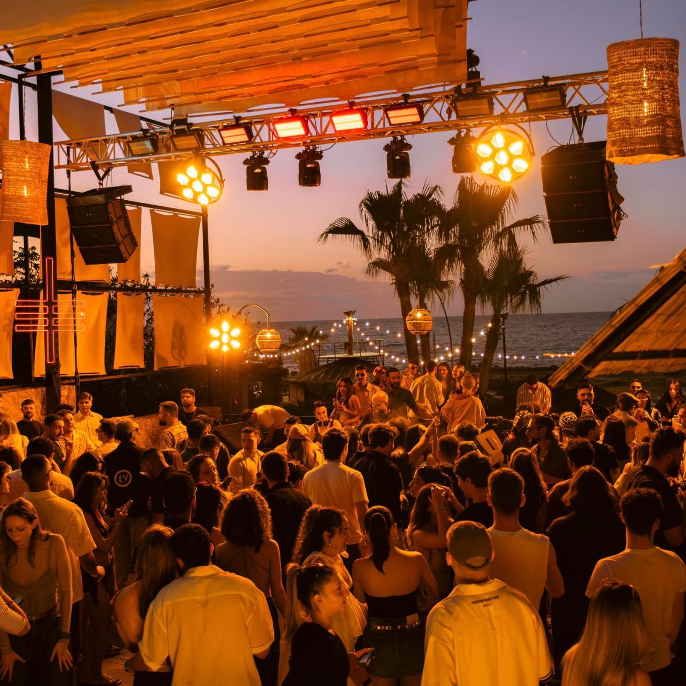 Technoport x Chill Beach — dzienne afterparty